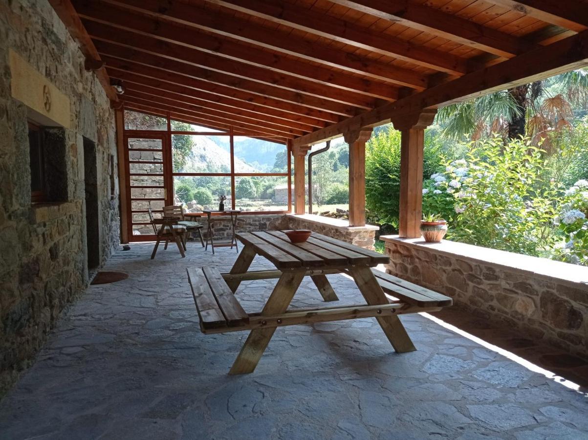 Amplia Y Comoda Casa De Piedra Con Porche Y Jardin San Roque de Ríomiera Dış mekan fotoğraf