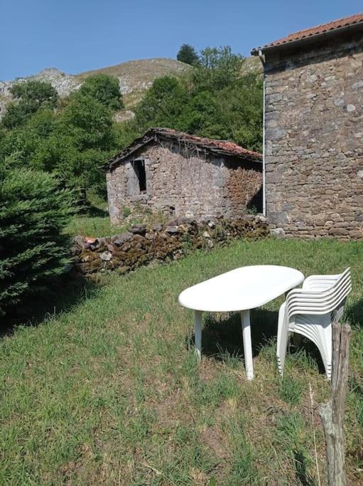 Amplia Y Comoda Casa De Piedra Con Porche Y Jardin San Roque de Ríomiera Dış mekan fotoğraf